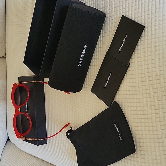 Dolce& Gabanna Sunglasses - Picture 13 of 15